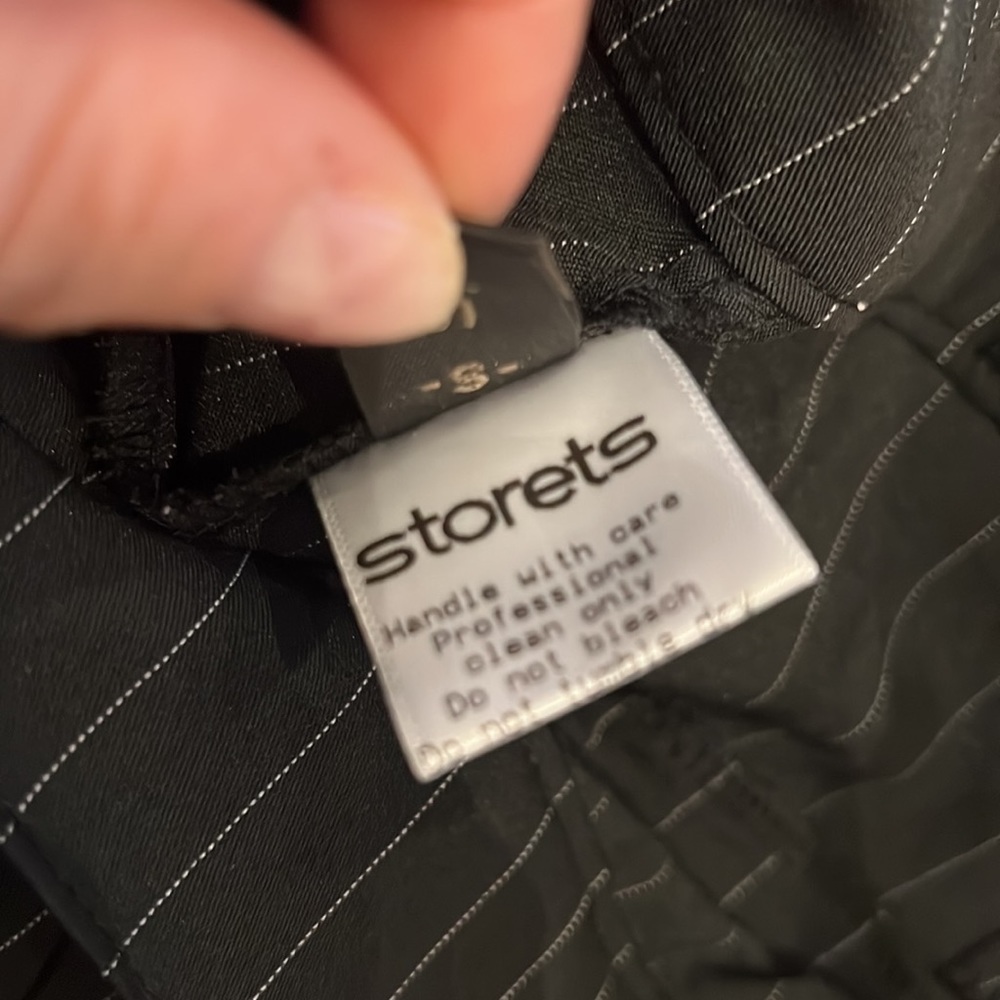 STORETS PINSTRIPE CAPRI SHORTS - Picture 7 of 7